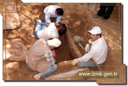 1800 Yıllık Tarihi Mezar Cezaevine Gönderdi