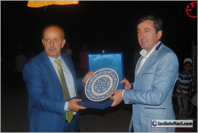 Ak Partiden Dikkat Çekici İftar Yemeği