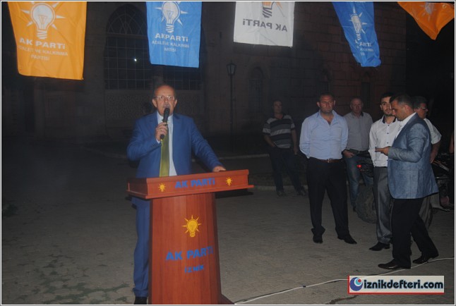 Ak Partiden Dikkat Çekici İftar Yemeği