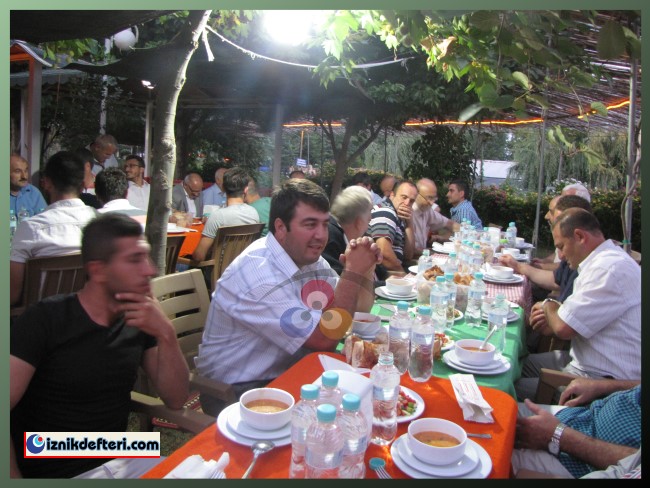 Ak Partiden Köylere Ramazan Çıkarması
