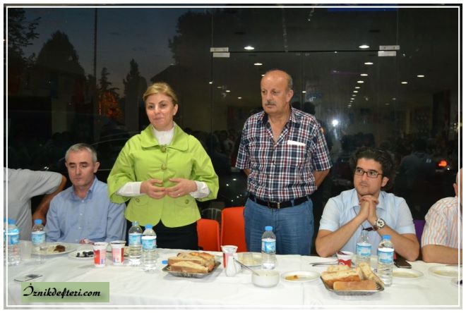 AKP'den Engelli Vatandaşlara İftar Yemeği