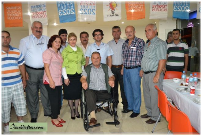 AKP'den Engelli Vatandaşlara İftar Yemeği