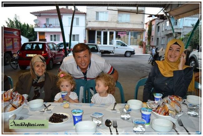 AKP'nin Sokak İftarında Tanju Çolak Farkı Yaşandı