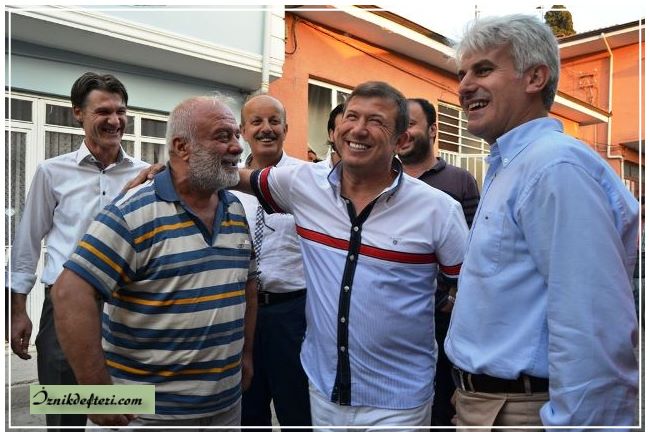 AKP'nin Sokak İftarında Tanju Çolak Farkı Yaşandı