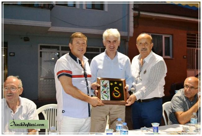 AKP'nin Sokak İftarında Tanju Çolak Farkı Yaşandı