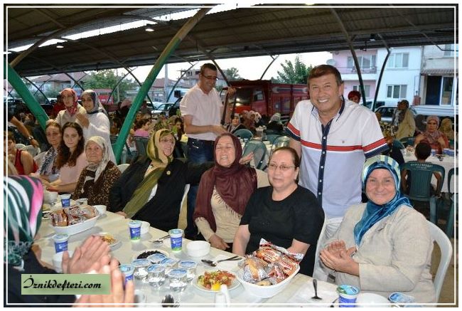 AKP'nin Sokak İftarında Tanju Çolak Farkı Yaşandı