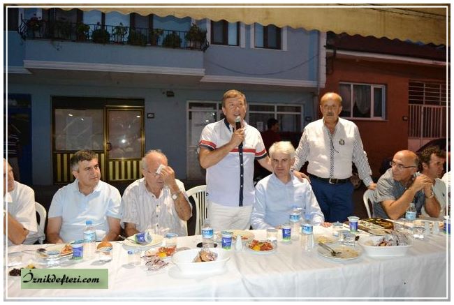 AKP'nin Sokak İftarında Tanju Çolak Farkı Yaşandı
