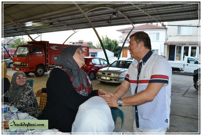 AKP'nin Sokak İftarında Tanju Çolak Farkı Yaşandı