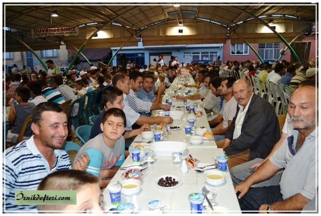 AKP'nin Sokak İftarında Tanju Çolak Farkı Yaşandı