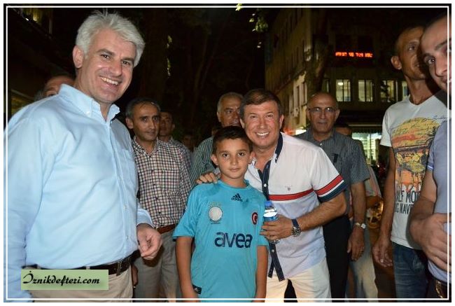 AKP'nin Sokak İftarında Tanju Çolak Farkı Yaşandı