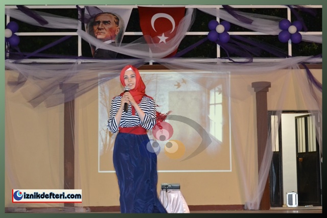 Anadolu Lisesi&#39nden Doyumsuz Şiir Dinletisi