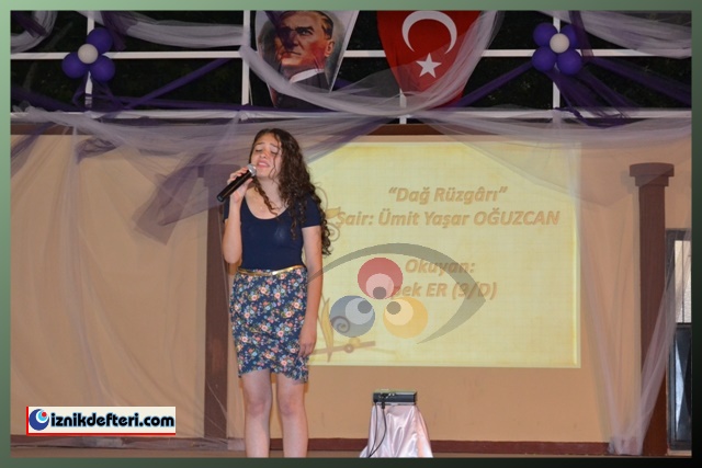 Anadolu Lisesi'nden Doyumsuz Şiir Dinletisi