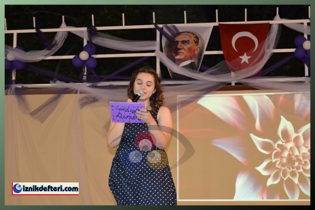 Anadolu Lisesi&#39nden Doyumsuz Şiir Dinletisi