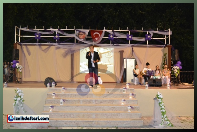 Anadolu Lisesi'nden Doyumsuz Şiir Dinletisi