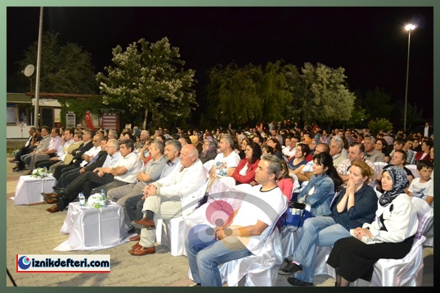 Anadolu Lisesi&#39nden Doyumsuz Şiir Dinletisi