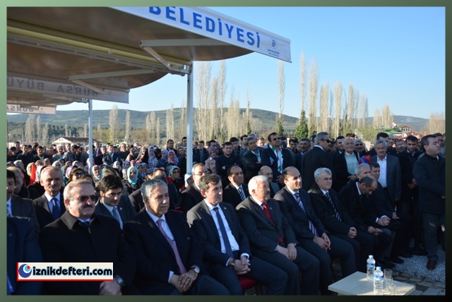 Arınç'dan İznik'te Çifte Açılış