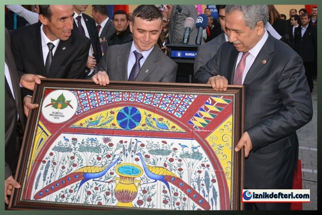 Arınç'dan İznik'te Çifte Açılış