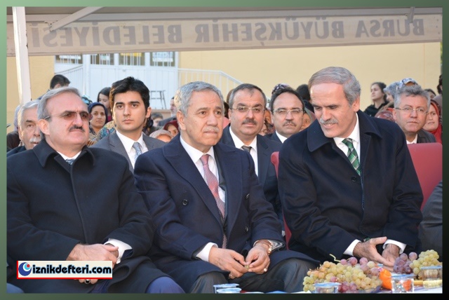 Arınç&#39dan İznik&#39te Çifte Açılış