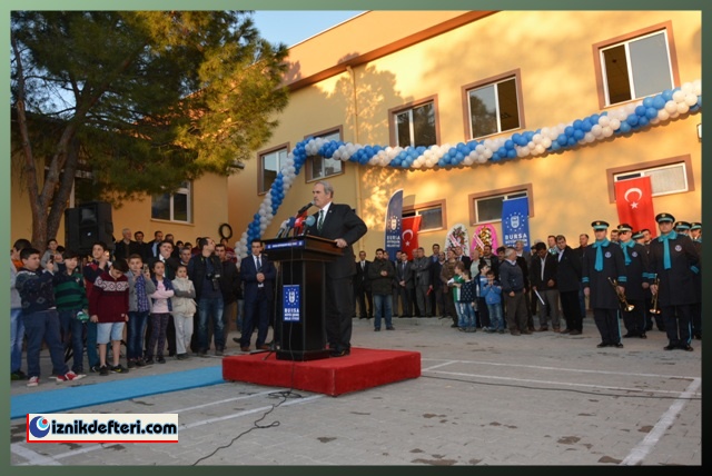 Arınç'dan İznik'te Çifte Açılış