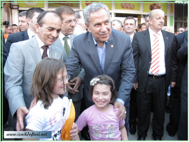 Arınç;Fakülte ve yüksekokul için eyvallah, ama üniversite zor