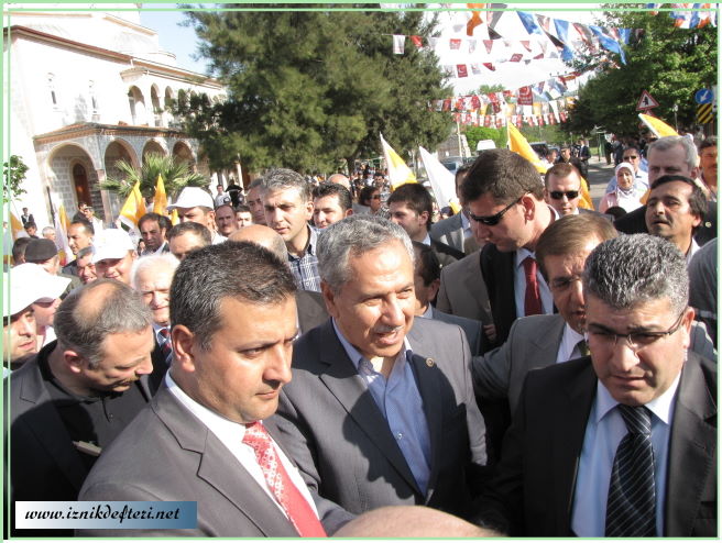 Arınç;Fakülte ve yüksekokul için eyvallah, ama üniversite zor