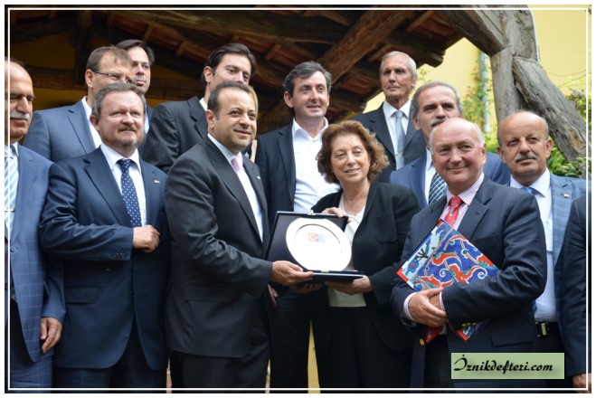 Avrupa Birliğindeki Stresi İznik Çinisi İle Gidereceğiz