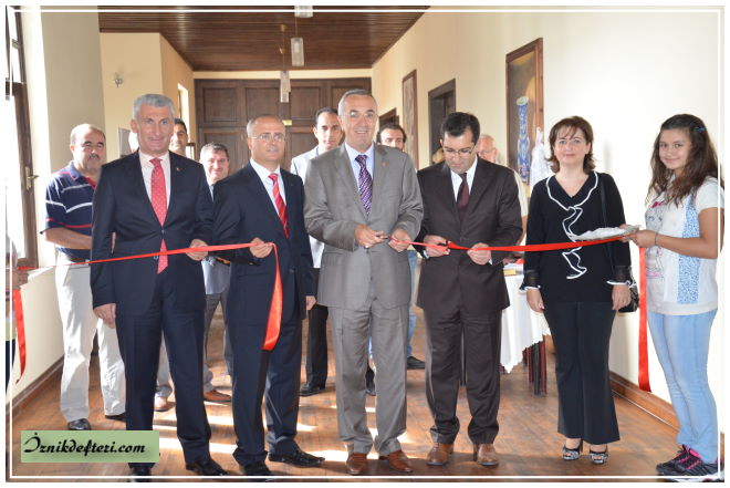 Ayşe Kaçan’dan Ebru Sergisi