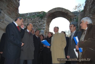 Bakandan İznike Yatırım Sözü
