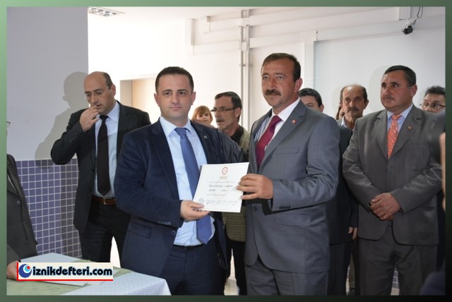 Belediye Başkanı Osman Sargın ve Meclis Üyeleri Mazbatalarını Aldı