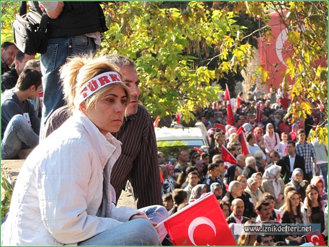 Binlerce İznikli Şehitleri İçin Bir Araya Geldi
