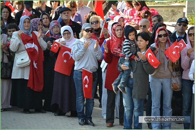 Binlerce İznikli Şehitleri İçin Bir Araya Geldi