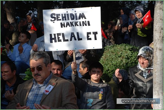 Binlerce İznikli Şehitleri İçin Bir Araya Geldi