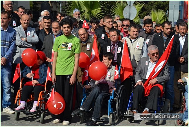 Binlerce İznikli Şehitleri İçin Bir Araya Geldi