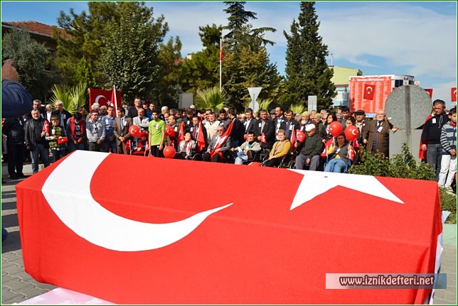 Binlerce İznikli Şehitleri İçin Bir Araya Geldi