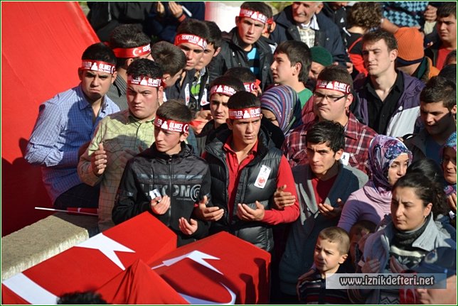 Binlerce İznikli Şehitleri İçin Bir Araya Geldi