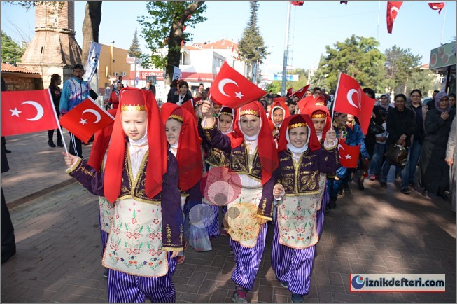 Birilerinin Zoruna Gidecek Ama 23 Nisan Kutlamaları Gerçekten Görülmeğe Değerdi