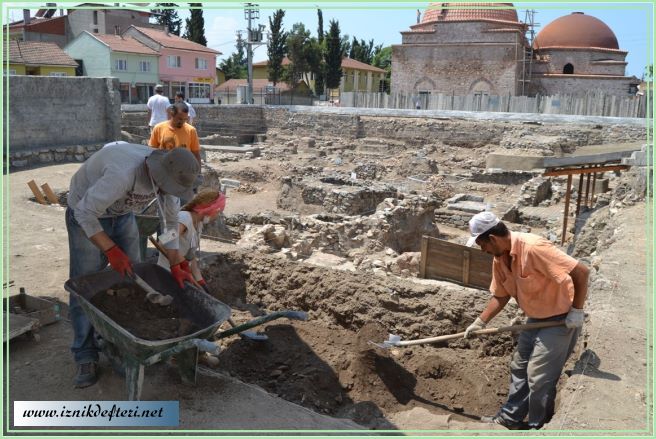 Çini Fırınları Kazıları Devam ediyor