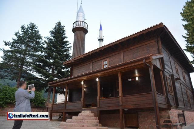 Çivisiz Camii Sessiz Sedasız Açıldı