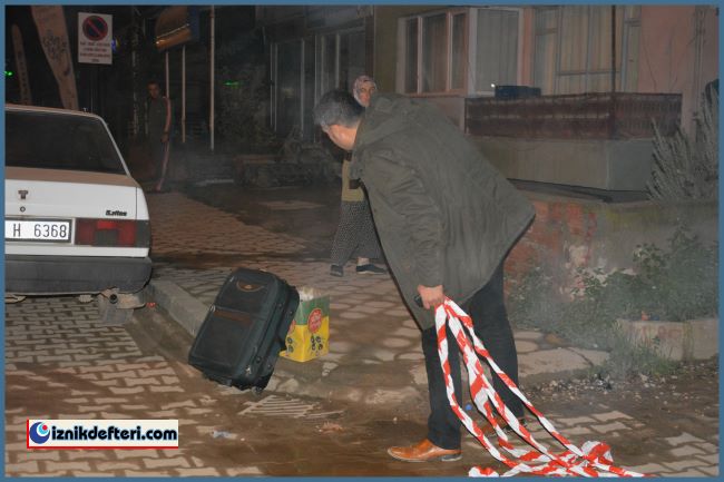 Çöpe Atılan Bavul Bomba Paniği Yaşattı