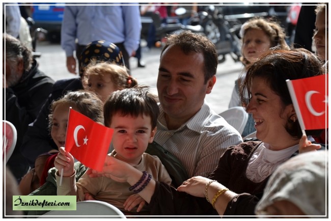 Cumhuriyet Kutlamaları Zeytin Hasadına Takıldı