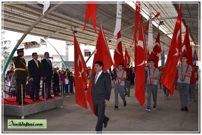 Cumhuriyet Kutlamaları Zeytin Hasadına Takıldı