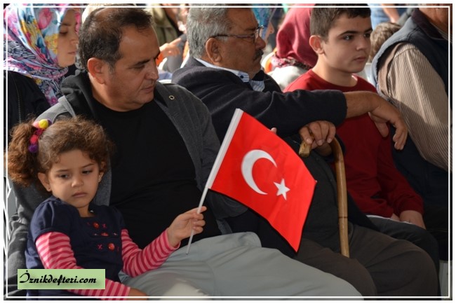 Cumhuriyet Kutlamaları Zeytin Hasadına Takıldı