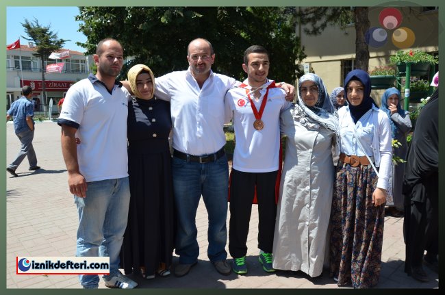 Enes Uslu İznik'in Gururu Olmaya Devam Ediyor