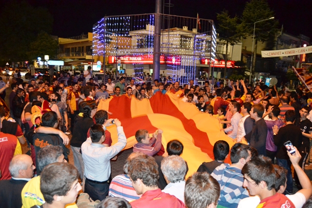 Galatasaraylıların Şampiyonluk Sevinci