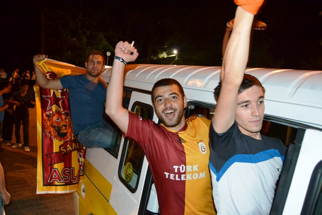 Galatasaraylıların Şampiyonluk Sevinci