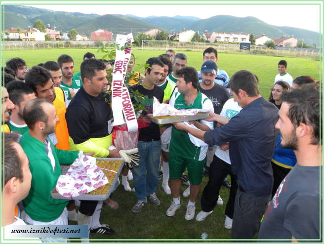 Genç İznik’ten İznik Spora Destek