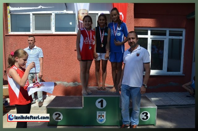 Genç ve Yıldızlar Biatlon&#39da Ter Döktü
