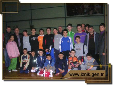 Güreşçiler Malzemelerini Aldı