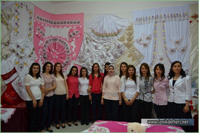 Halk Eğitim Kurs Sergileri Dikkat Çekiyor