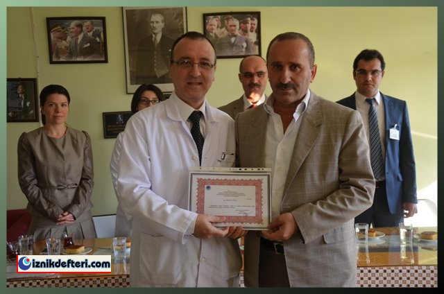 Hastane Yönetiminden Teşekkür Plaketi